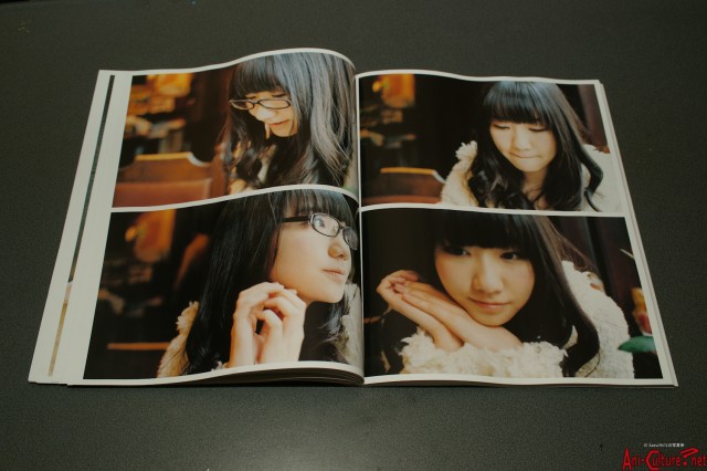可愛い。Who agrees with me that on the bottom left photo, somehow I felt that I am seeing Hocchan instead.