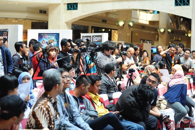 Members of the Media waiting for the press conference to begin.